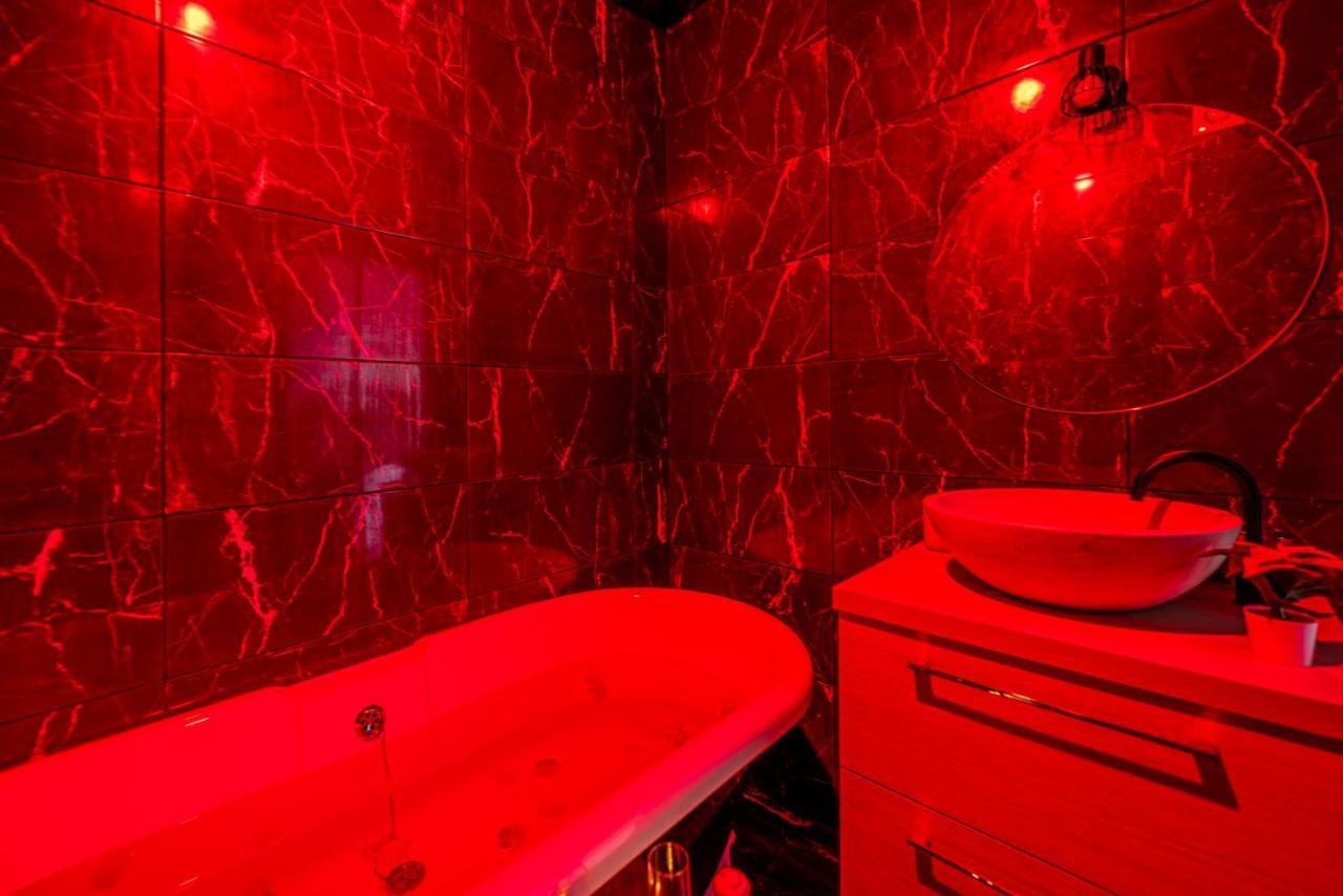 Love Room - Sauna - Secret Suite Au Calme 埃坦普 外观 照片